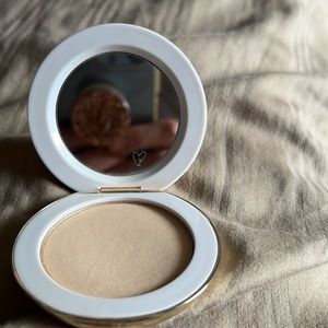 Westman Atelier Vital Pressed